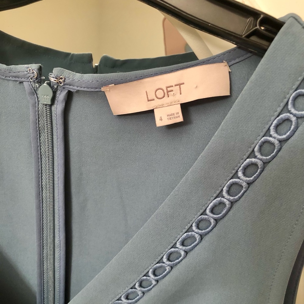 Loft blue v neck dress - Picture 6 of 16